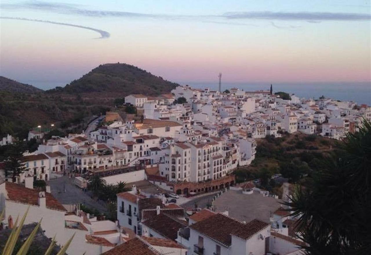 Valparaiso - Burriana Beach Nerja Exterior photo